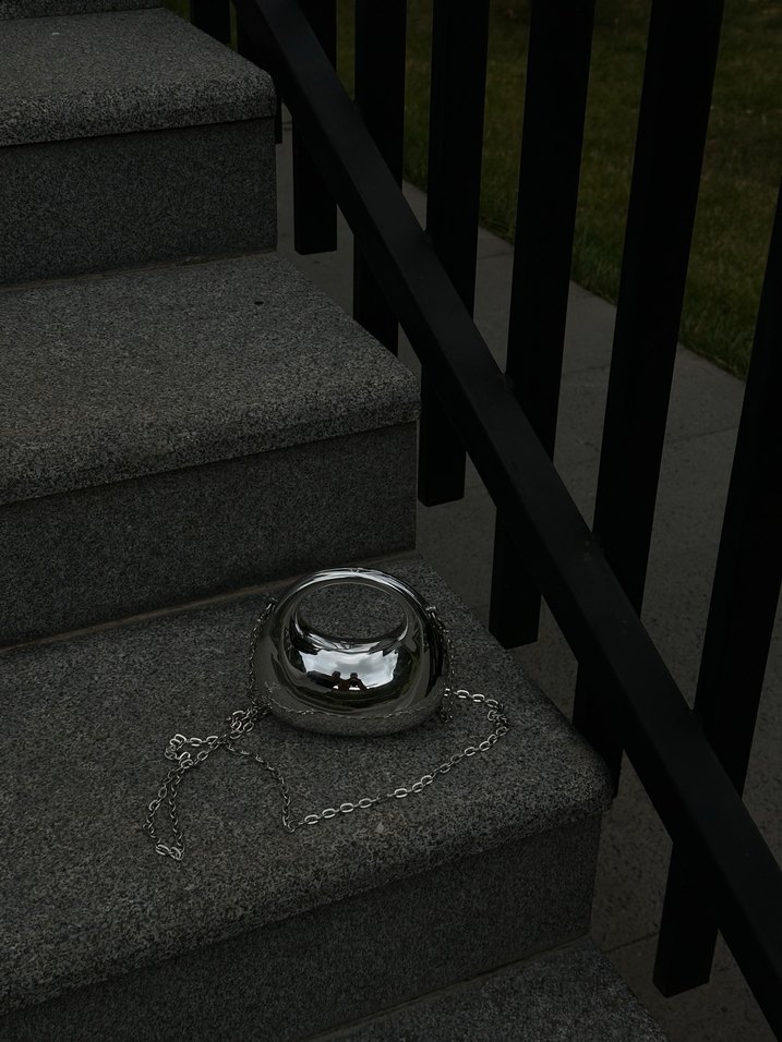 Minimalist Gri Metal Kadın Çanta - Görsel 2