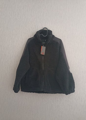 Siyah Yüksek Yakalı Kadın Peluş Ceket