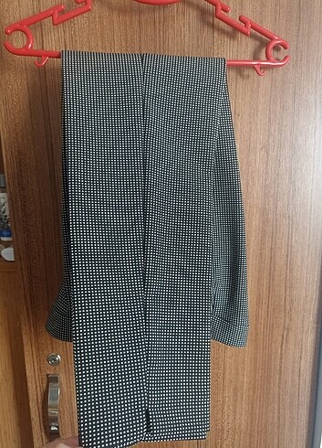 Siyah beyaz puantiyeli kumaş pantolon