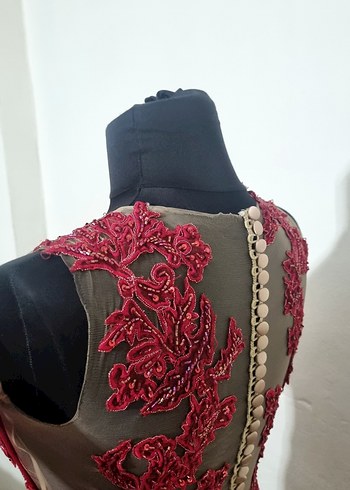 38 Beden Alfabeta abiye kırmızı işlemeli elbise