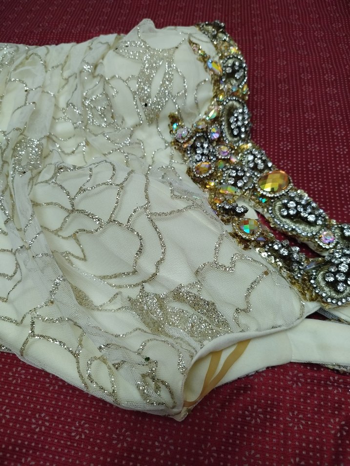 İşlemeli Uzun Beyaz Nişan Elbisesi - Görsel 3