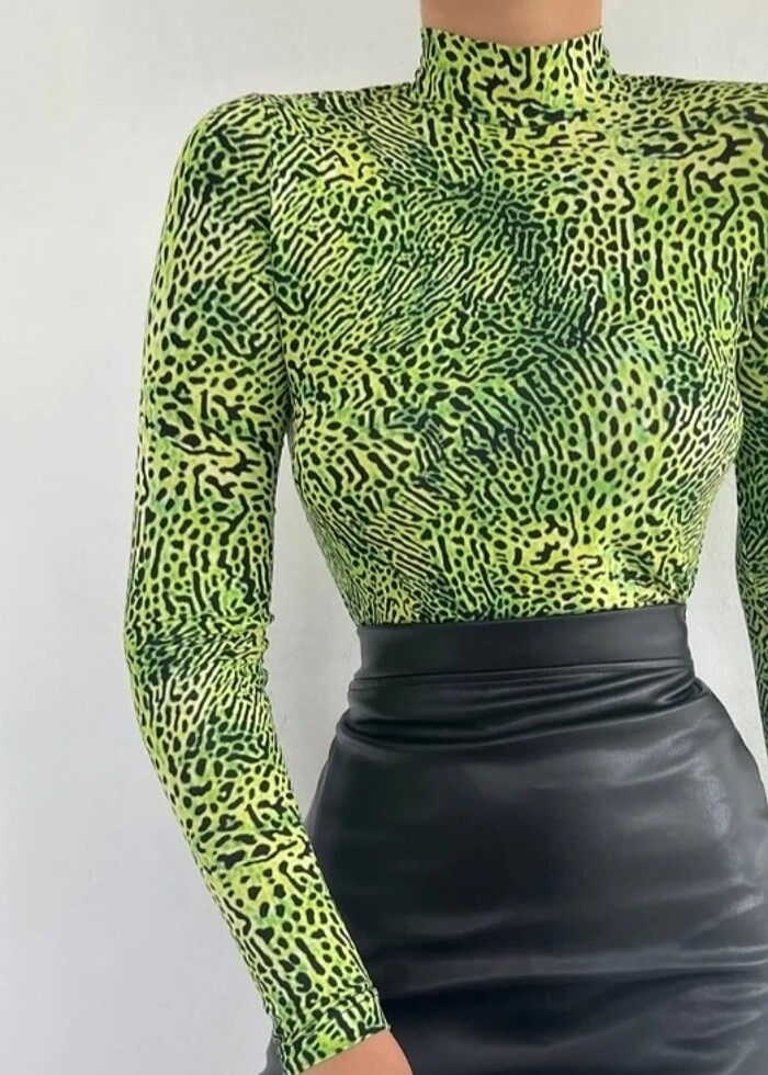 VİSKON DESENLİ BLUZ - Görsel 3