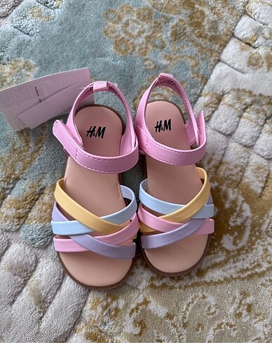 24 Beden H&M Renkli Şeritli Kız Çocuk Sandalet