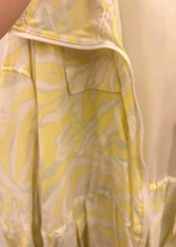 Kadın HM Sarı Kapüşonlu Bağcıklı Yağmurluk - Görsel 4