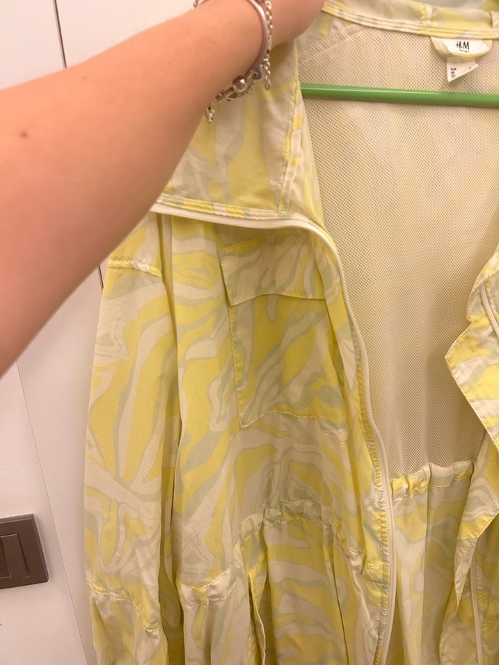 Kadın HM Sarı Kapüşonlu Bağcıklı Yağmurluk - Görsel 3