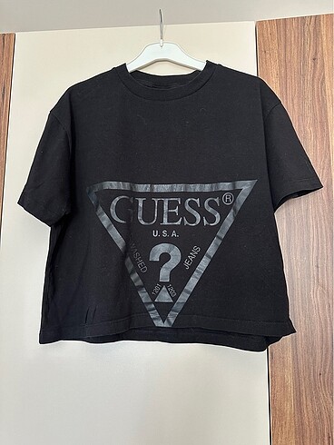 Guess tshirt