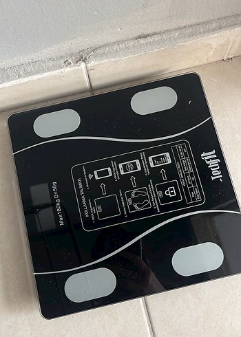Diğer Dijital Tartı Siyah 180kg Kapasiteli
