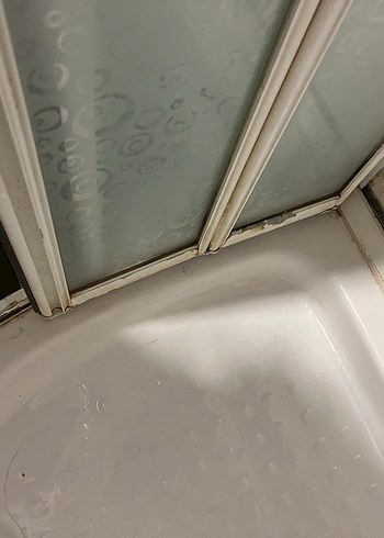 Gri-Beyaz Modern Duş Perdesi - Görsel 5