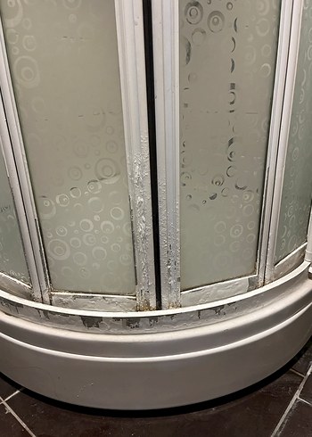 Gri-Beyaz Modern Duş Perdesi - Görsel 3