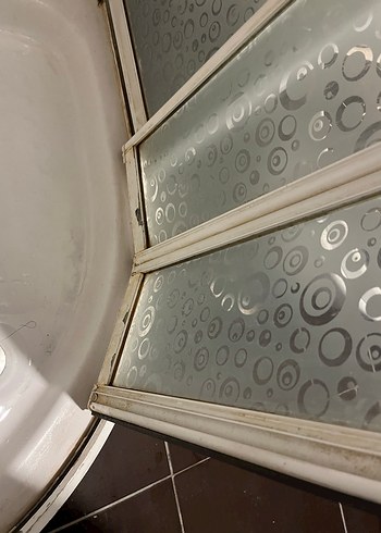 Gri-Beyaz Modern Duş Perdesi - Görsel 4