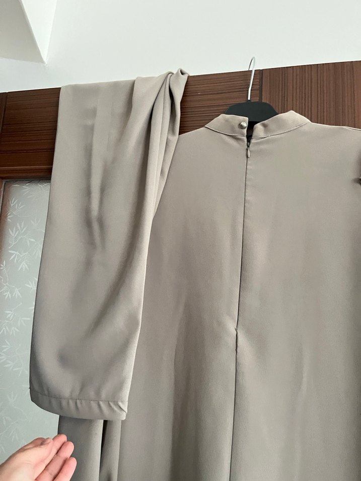 Bej Uzun Kollu 
Tunik - Görsel 4