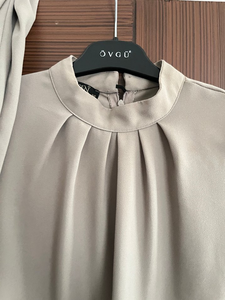 Bej Uzun Kollu 
Tunik - Görsel 2