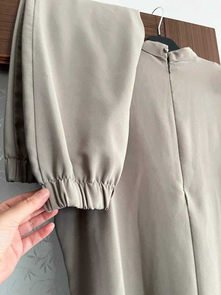 Bej Uzun Kollu 
Tunik - Görsel 3