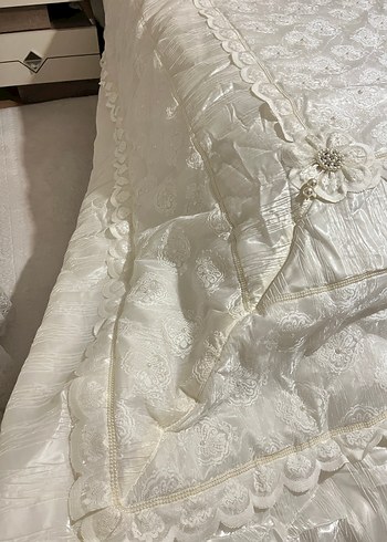 İşlemeli kırık Beyaz Yatak Örtüsü - Görsel 6