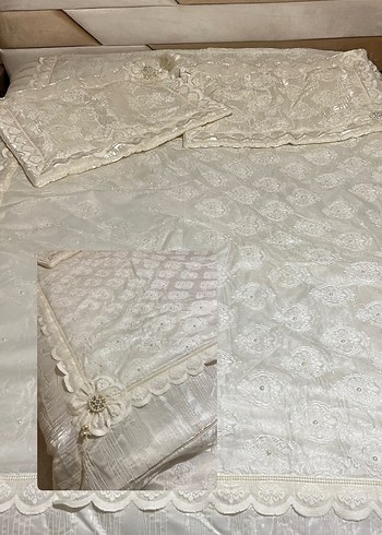 İşlemeli kırık Beyaz Yatak Örtüsü - Görsel 7