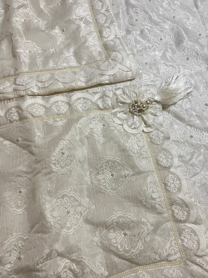 İşlemeli kırık Beyaz Yatak Örtüsü - Görsel 5