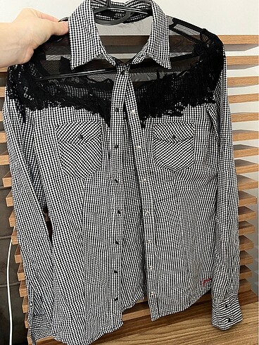 xs Beden Guess orijinal gömlek