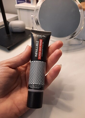 L'Oreal İnfallible Super Grip Primer