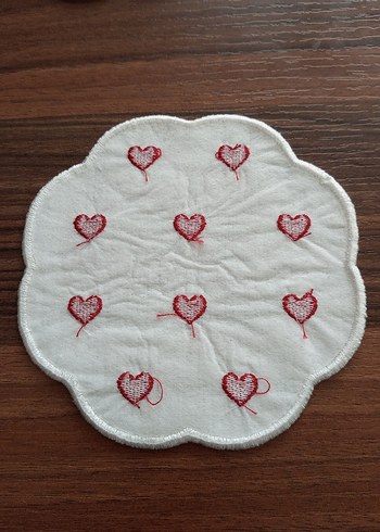 Kırmızı Kalp Desenli Beyaz Kumaş Bardak Altlığı - Görsel 3