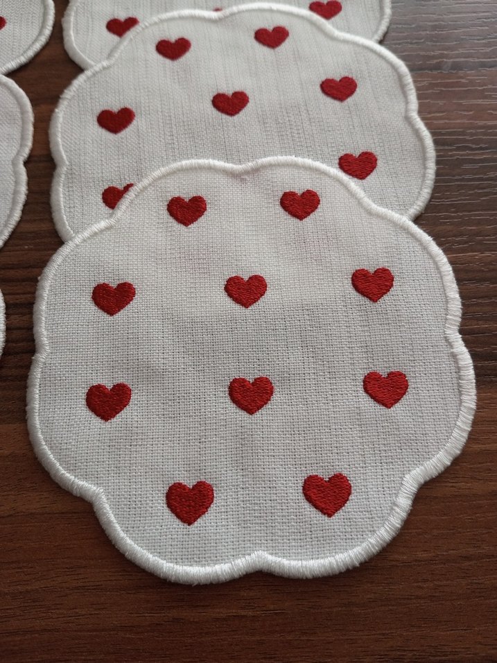 Kırmızı Kalp Desenli Beyaz Kumaş Bardak Altlığı - Görsel 2