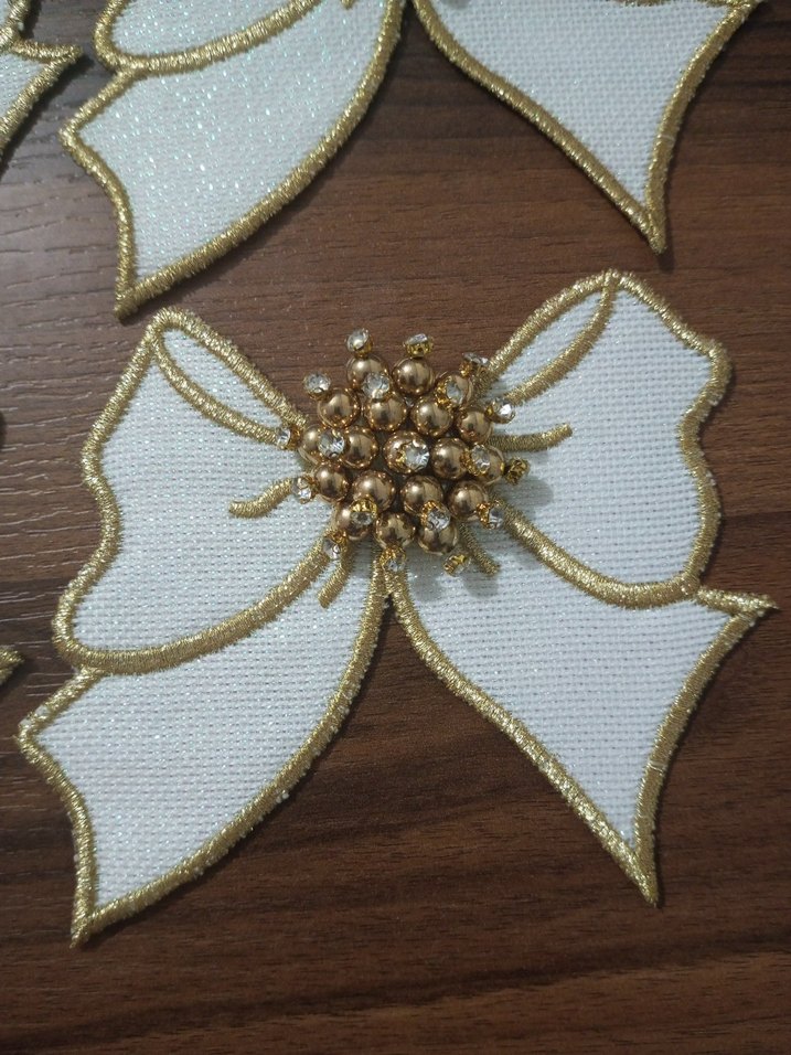 İşlemeli Beyaz Fiyonk Broş Seti - Görsel 2