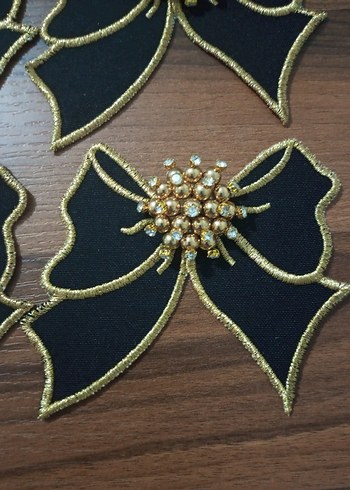 Siyah İşlemeli Fiyonk Broş Seti - Görsel 2