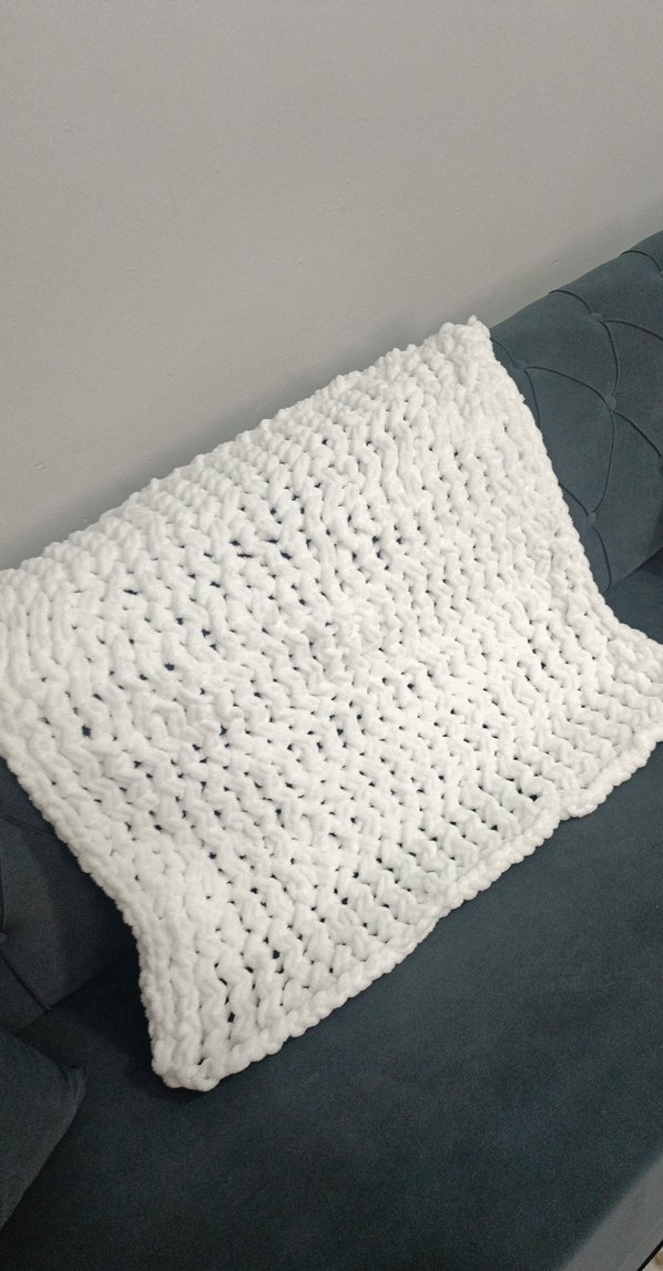 puffy Beyaz Örgü Çocuk Battaniyesi - Görsel 2