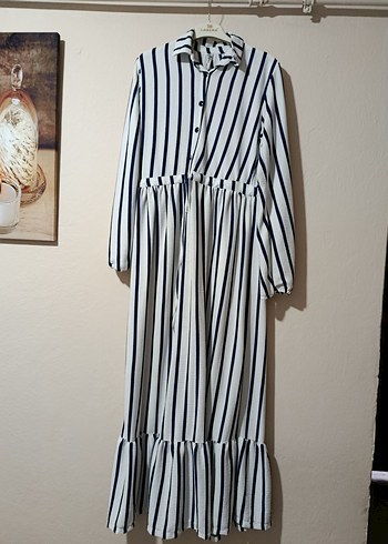 Beyaz Çizgili Uzun Kadın Elbise - Görsel 3