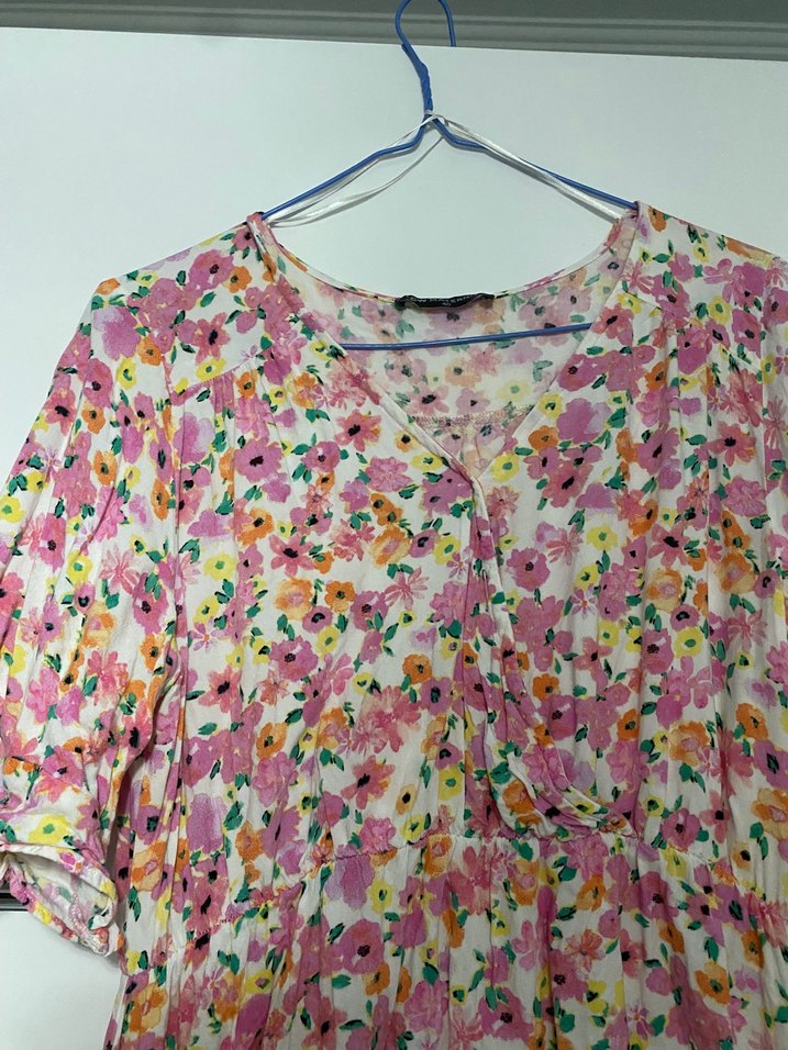 Pembe Bohem Midi Elbise V Yaka ve Fırfır Detaylı - Görsel 2