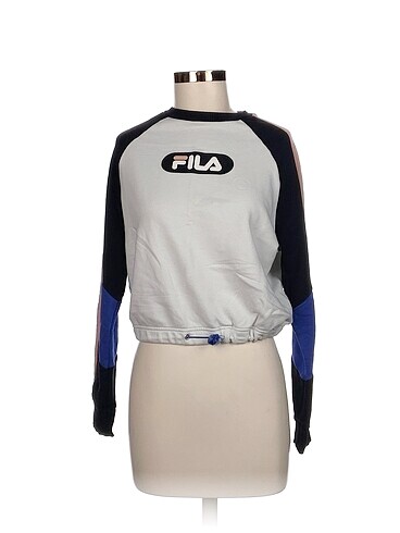 Fila Sweatshirt %70 İndirimli.