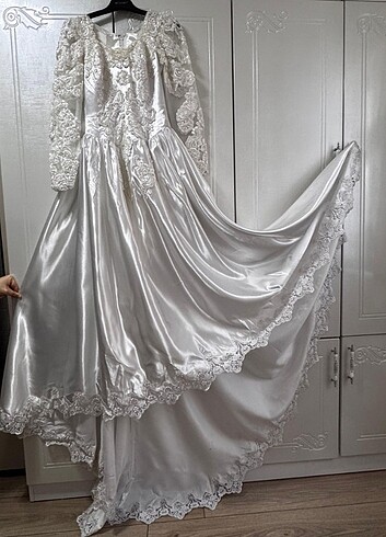 Gelinlik saten kumaş kollar dantel arkası uzun  - Görsel 2