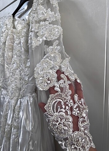 Gelinlik saten kumaş kollar dantel arkası uzun  - Görsel 8