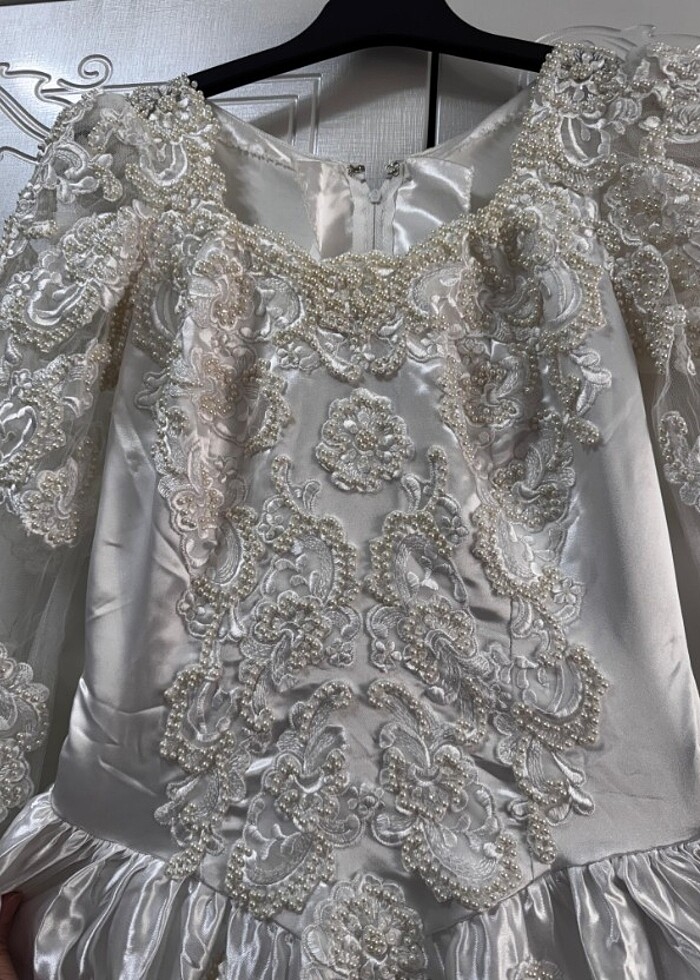 Gelinlik saten kumaş kollar dantel arkası uzun  - Görsel 4