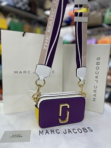 MARC JACOBS