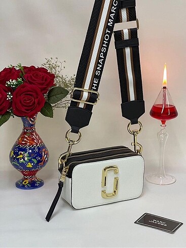 MARC JACOBS