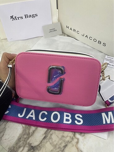 MARC JACOBS