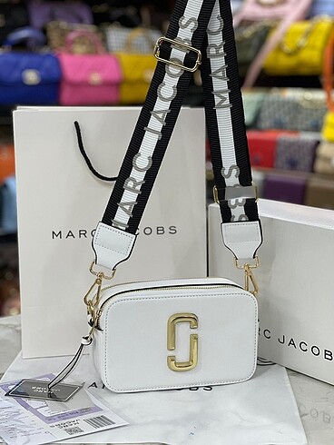 MARC JACOBS
