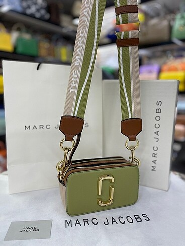 MARC JACOBS