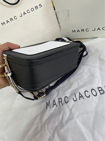  Beden siyah Renk MARC JACOBS