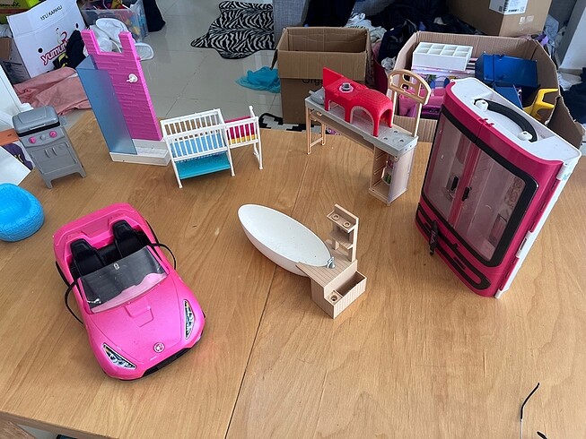Barbie beşik araba gardolap banyo duş mangal