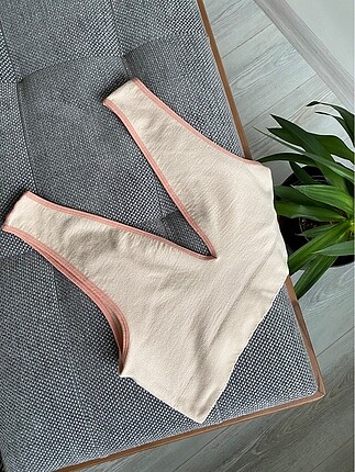 Urban outfitters bustiyer