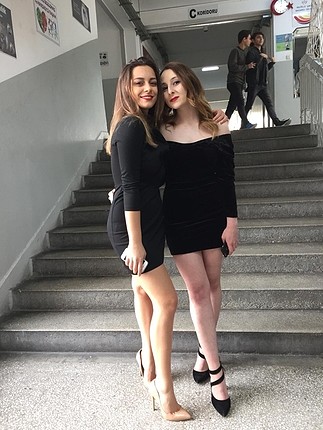 Siyah kadife elbise