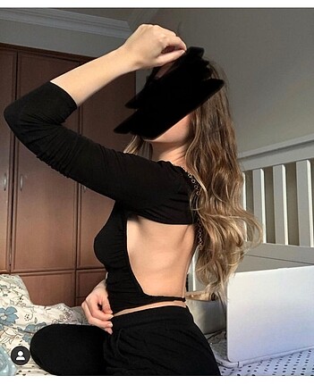 sırtı açık bluz