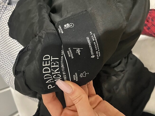 xs Beden siyah Renk stradivarius şişme mont
