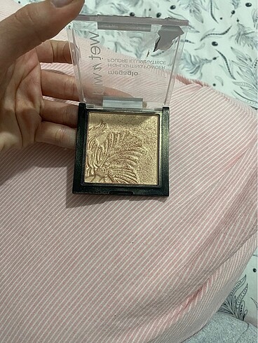 wet n wild higlighter