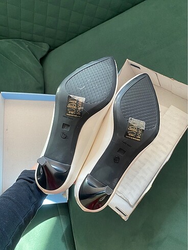 beyaz topuklu ayakkabı - Görsel 4