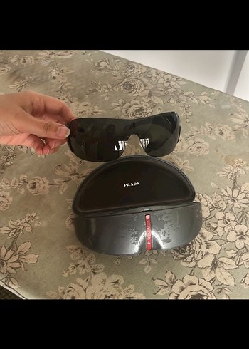 Parlak Siyah Prada Kadın Gözlük
