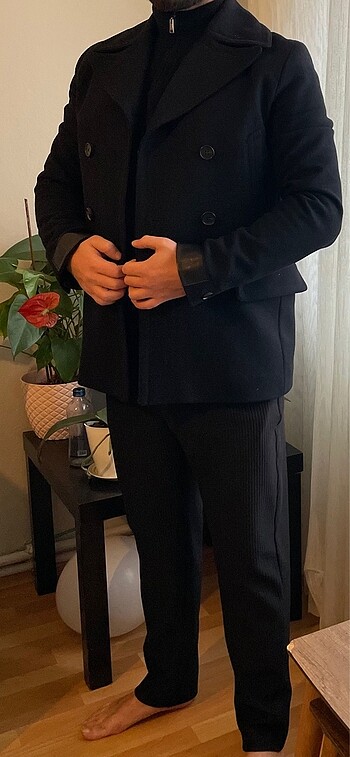 Kaşe kaban bi kaç defa giyildi tertemiz