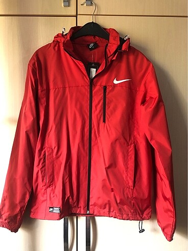 Nike yağmurluk
