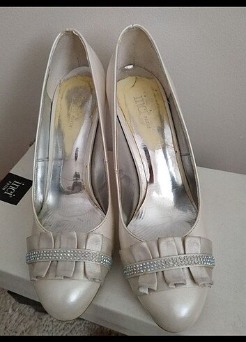 inci Kırık beyaz stiletto ayakkabı